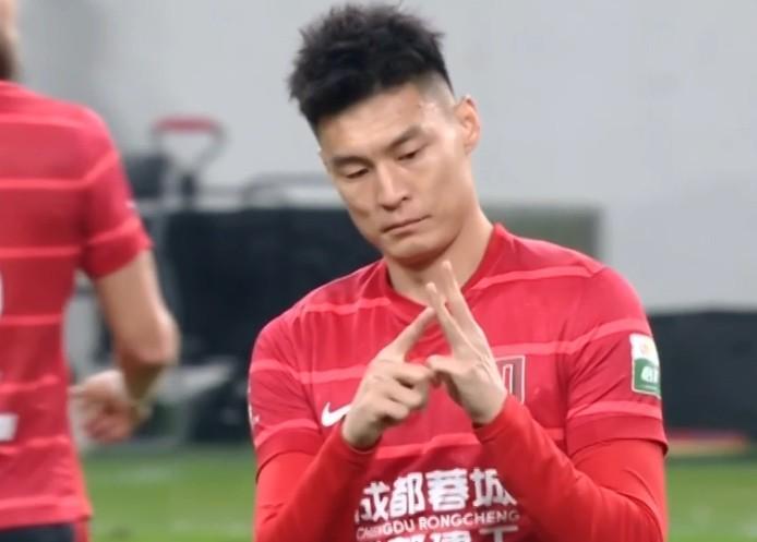 世界杯官方平台指南-媒体人:在李扬未能加盟后,上海海港将目标锁定韩鹏飞